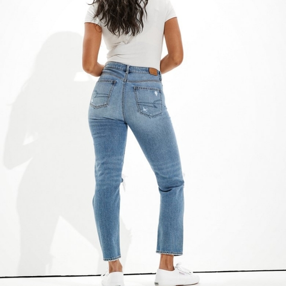 COPY - NWT American Eagle Mom Jeans - Picture 3 of 3